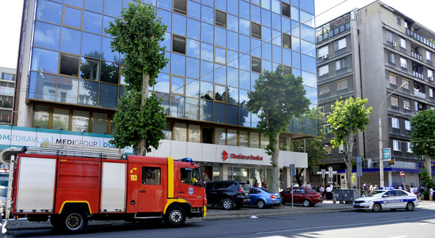 Избио пожар у Директној банци (ФОТО)